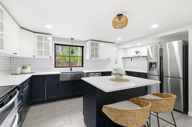 757 West St, Duxbury, MA 02332