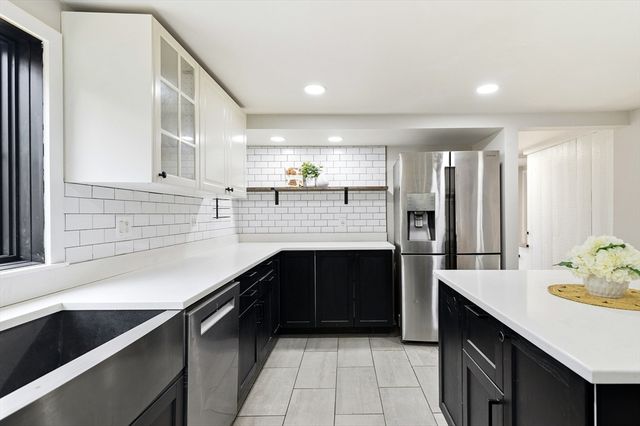 757 West St, Duxbury, MA 02332