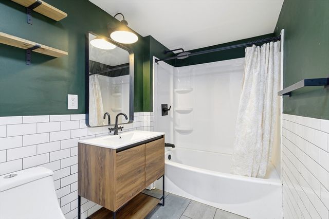 757 West St, Duxbury, MA 02332