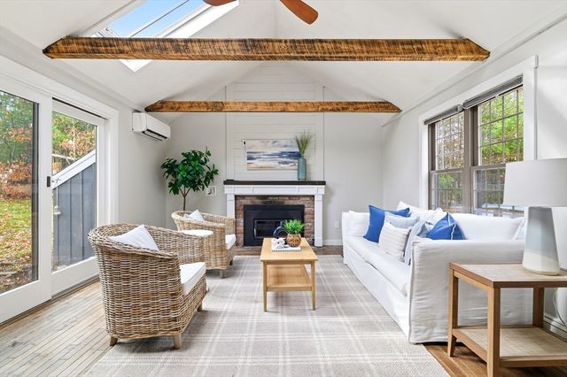 757 West St, Duxbury, MA 02332