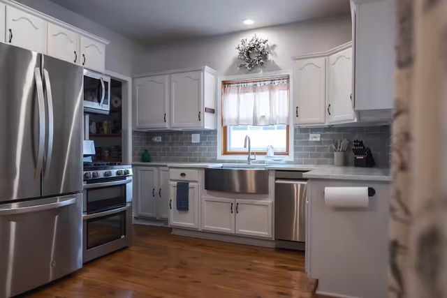 300 Division Street, South Elgin, IL 60177