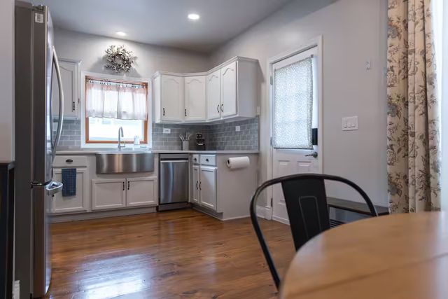300 Division Street, South Elgin, IL 60177