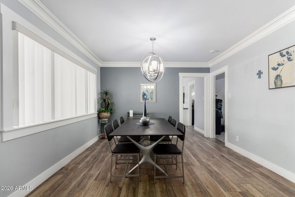 Image 10 of property listing at 921 W VERDE Lane, Phoenix, AZ 85013