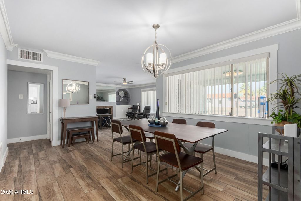 Image 12 of property listing at 921 W VERDE Lane, Phoenix, AZ 85013