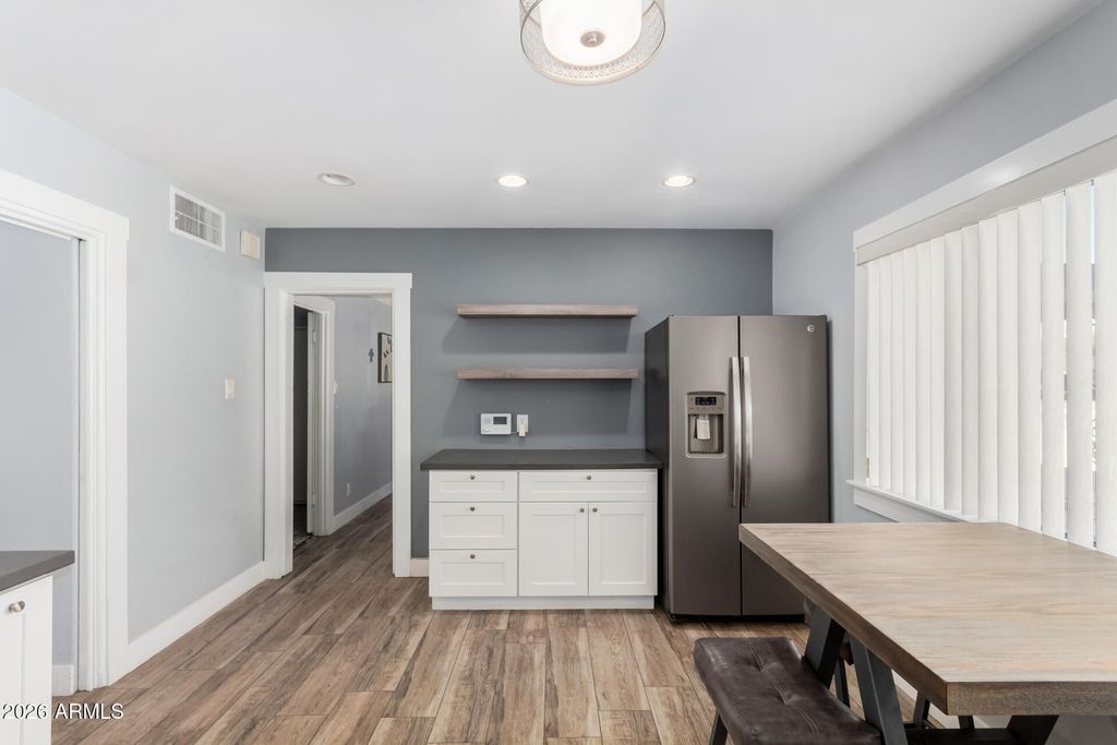 Image 17 of property listing at 921 W VERDE Lane, Phoenix, AZ 85013