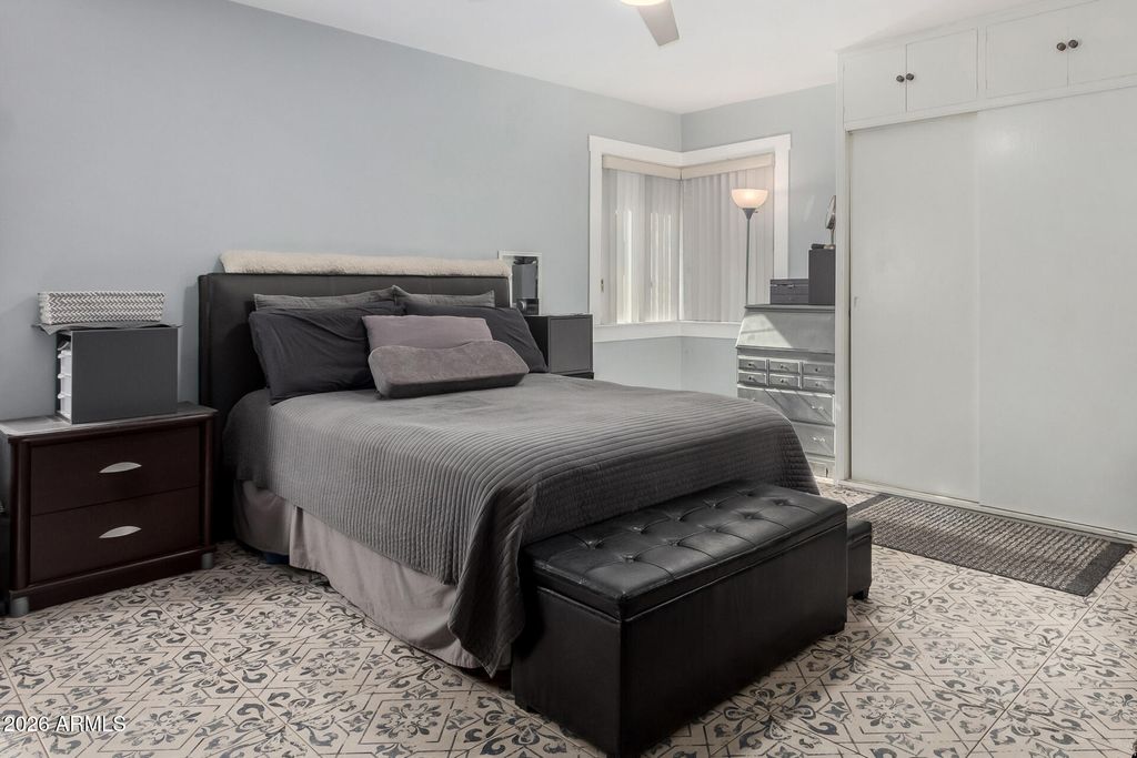 Image 21 of property listing at 921 W VERDE Lane, Phoenix, AZ 85013