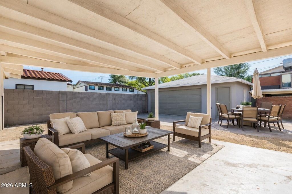 Image 34 of property listing at 921 W VERDE Lane, Phoenix, AZ 85013