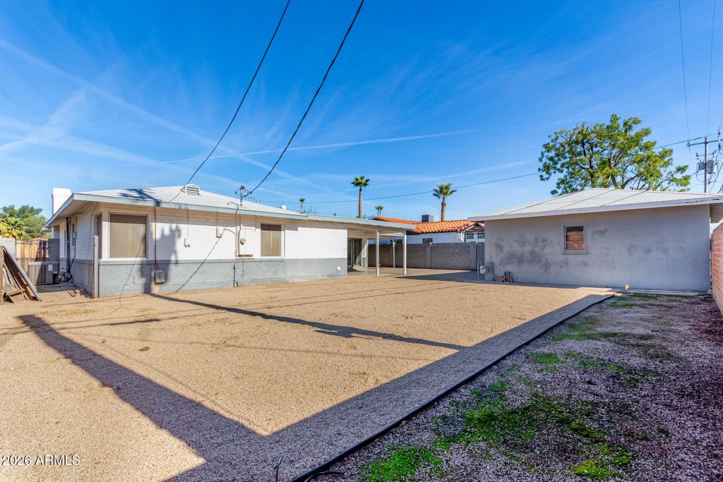 Image 43 of property listing at 921 W VERDE Lane, Phoenix, AZ 85013