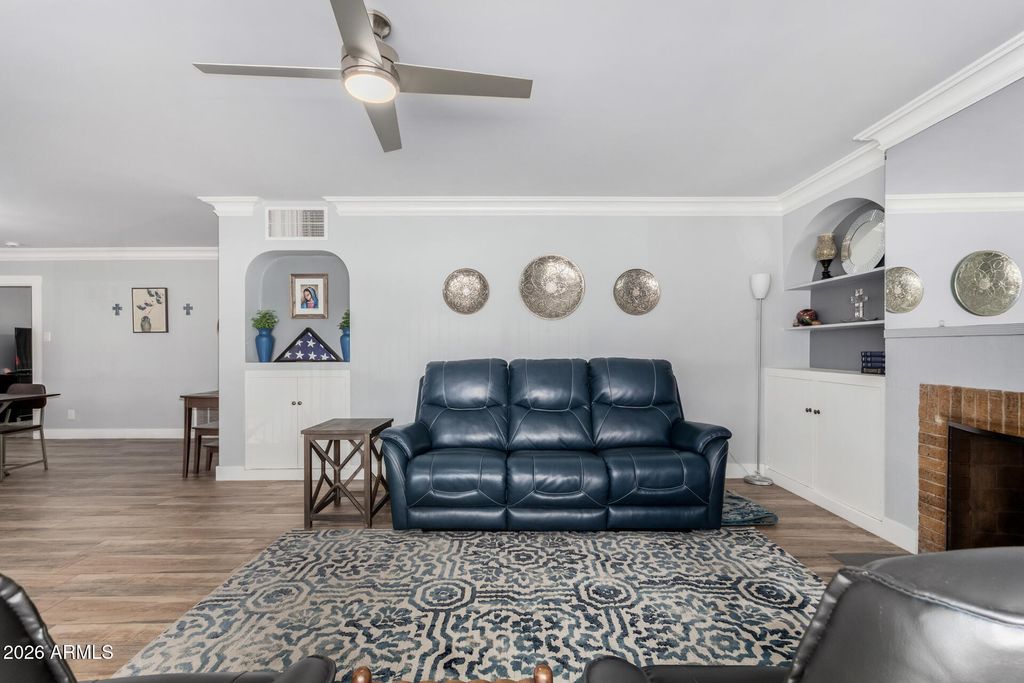 Image 9 of property listing at 921 W VERDE Lane, Phoenix, AZ 85013