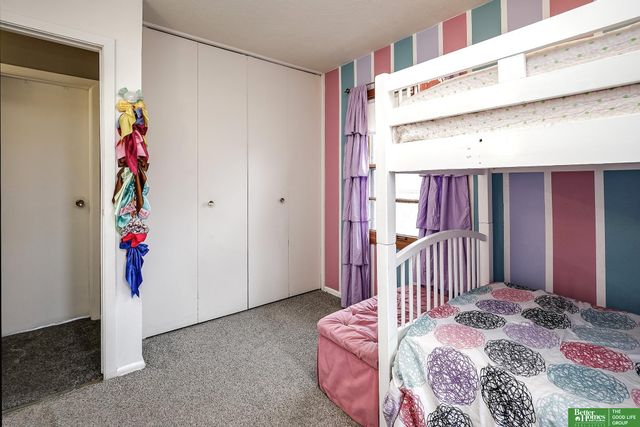 9056 Meadow Drive, Omaha, NE 68114