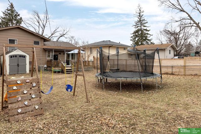 9056 Meadow Drive, Omaha, NE 68114