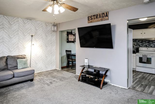 9056 Meadow Drive, Omaha, NE 68114