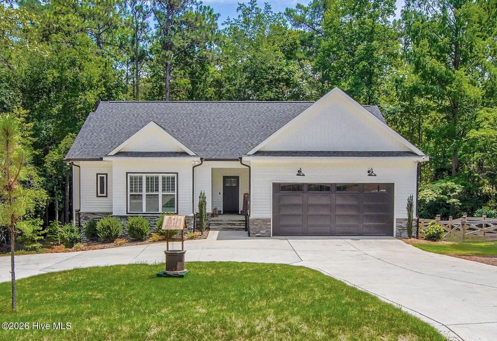 1046 Monticello Drive, Pinehurst, NC 28374