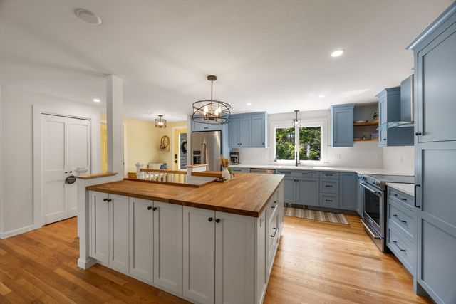 21 Mill Pond Rd, Harwich, MA 02645
