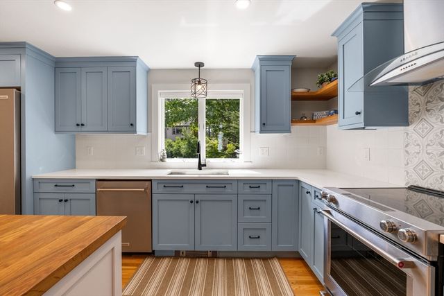 21 Mill Pond Rd, Harwich, MA 02645