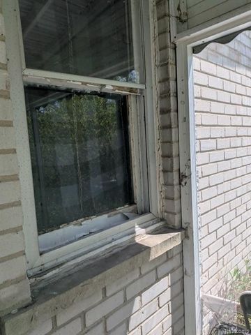 17717 Gaylord, Redford, MI 48240