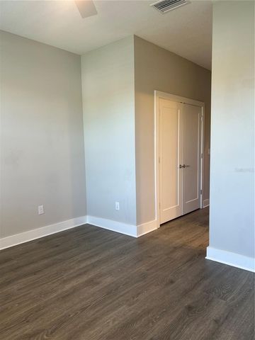 2556 13TH AVENUE N, St Petersburg, FL 33713