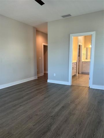 2556 13TH AVENUE N, St Petersburg, FL 33713