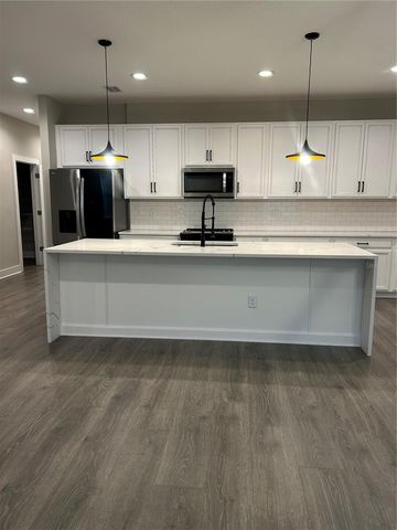 2556 13TH AVENUE N, St Petersburg, FL 33713