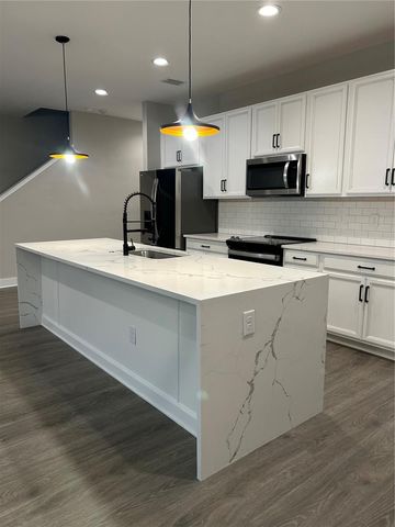 2556 13TH AVENUE N, St Petersburg, FL 33713
