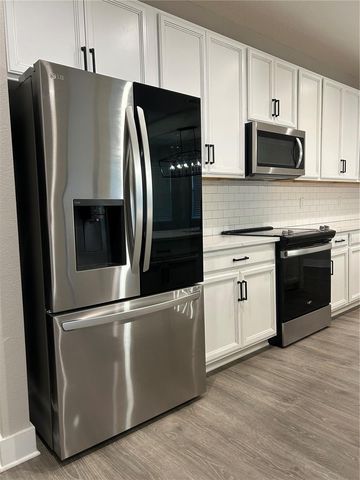 2556 13TH AVENUE N, St Petersburg, FL 33713