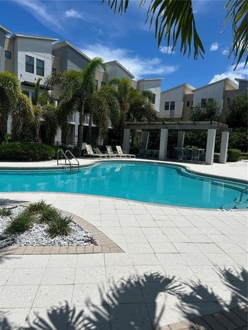 2556 13TH AVENUE N, St Petersburg, FL 33713