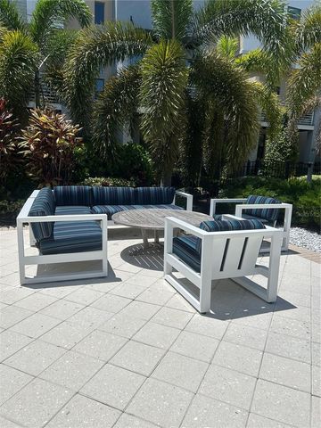2556 13TH AVENUE N, St Petersburg, FL 33713
