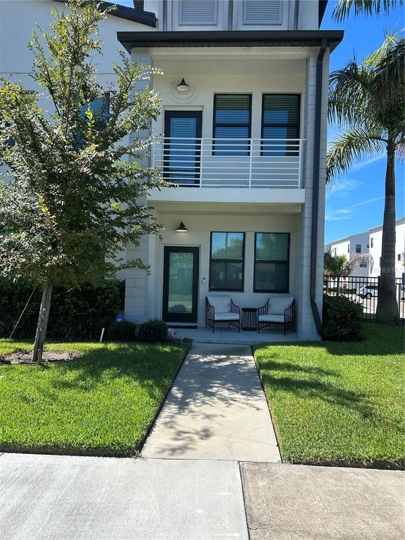 2556 13TH AVENUE N, St Petersburg, FL 33713