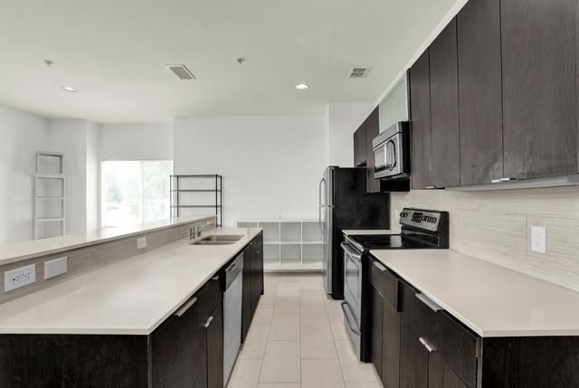 107 N Merrill Avenue, Duncanville, TX 75116