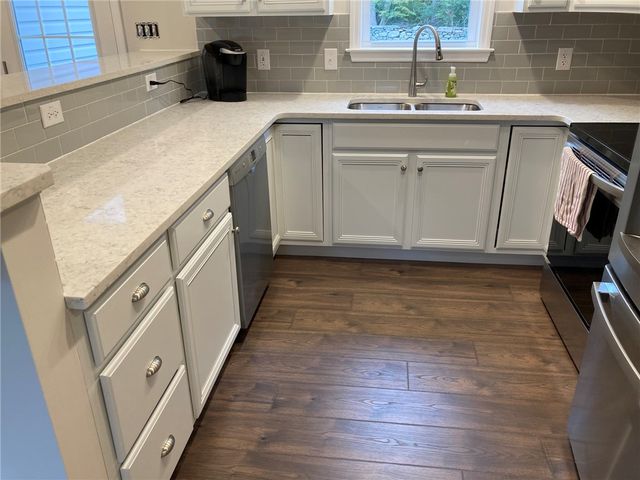 20 Little Rest Road, South Kingstown, RI 02881