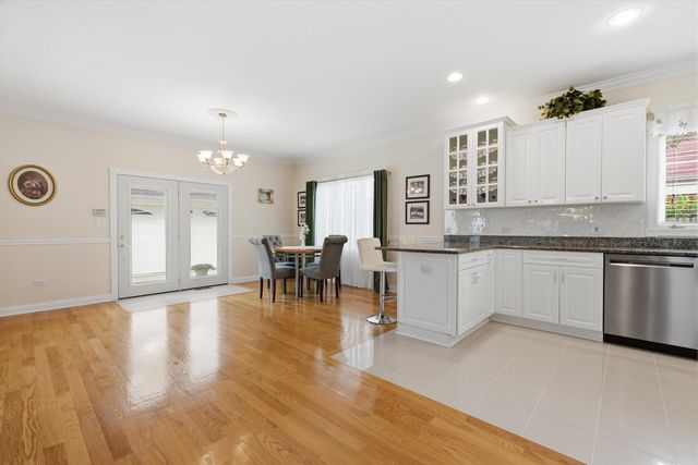 7806 N Octavia Avenue, Niles, IL 60714