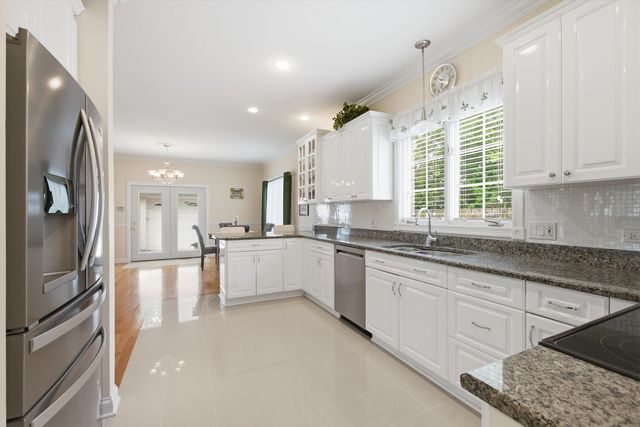 7806 N Octavia Avenue, Niles, IL 60714