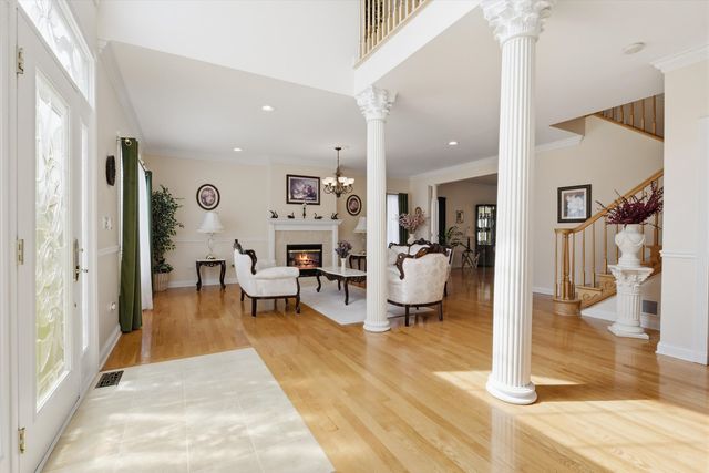 7806 N Octavia Avenue, Niles, IL 60714