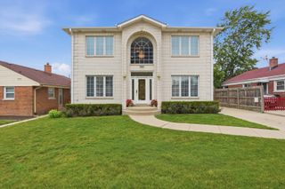 7806 N Octavia Avenue, Niles, IL 60714