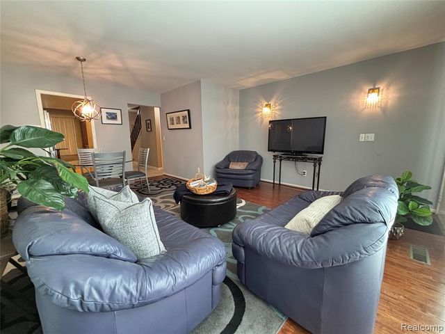 1217 Woodbridge Street 164, Saint Clair Shores, MI 48080