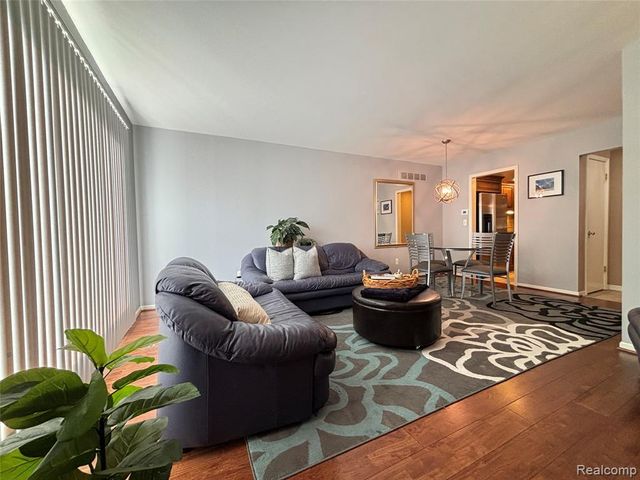 1217 Woodbridge Street 164, Saint Clair Shores, MI 48080