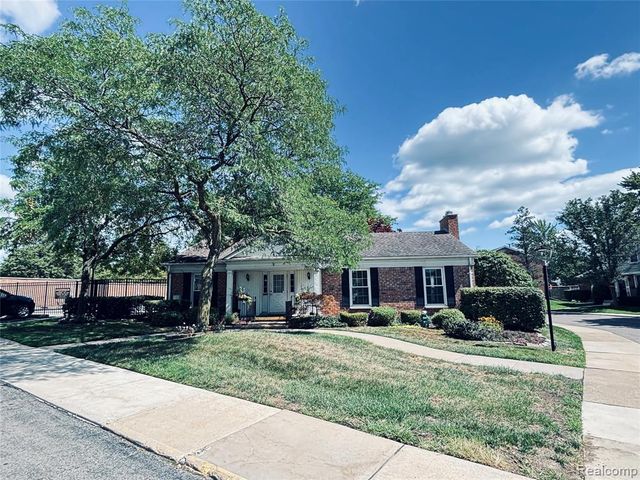 1217 Woodbridge Street 164, Saint Clair Shores, MI 48080