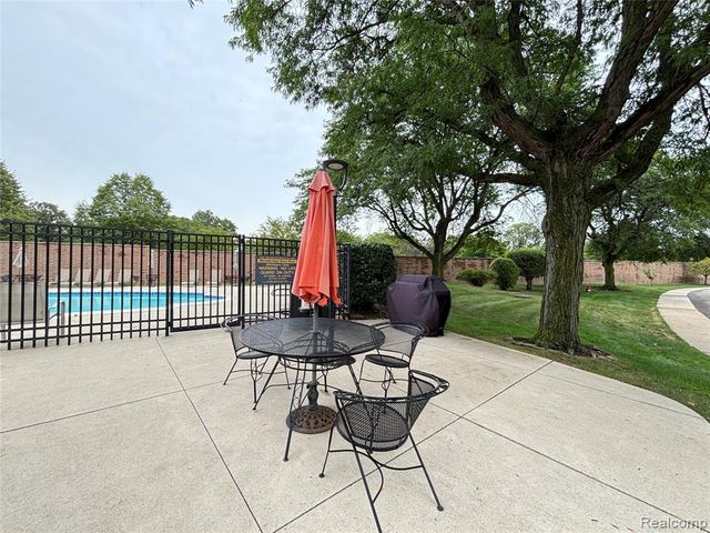 1217 Woodbridge Street 164, Saint Clair Shores, MI 48080