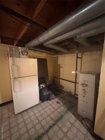 1217 Woodbridge Street 164, Saint Clair Shores, MI 48080