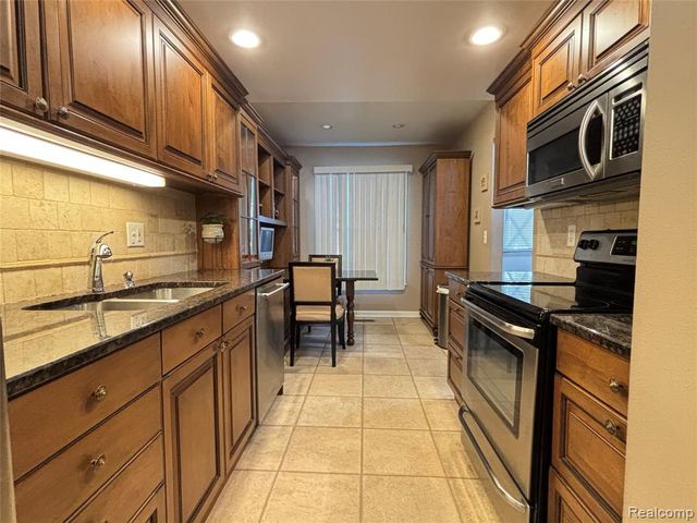 1217 Woodbridge Street 164, Saint Clair Shores, MI 48080