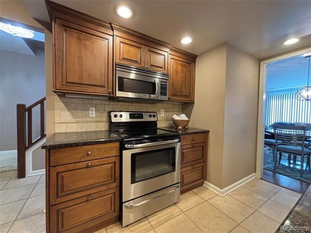 1217 Woodbridge Street 164, Saint Clair Shores, MI 48080