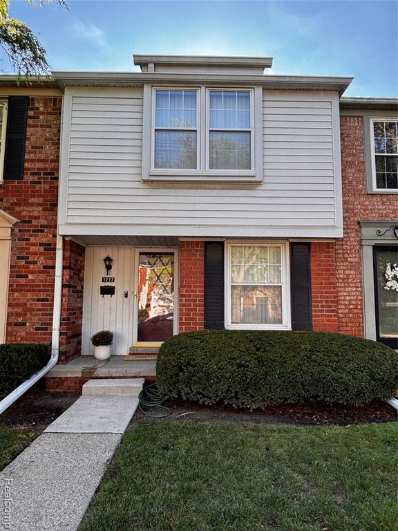 1217 Woodbridge Street 164, Saint Clair Shores, MI 48080