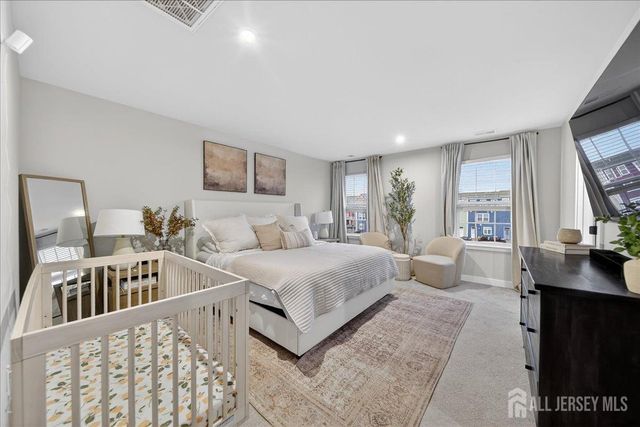 66 American Way 266, Aberdeen, NJ 07721