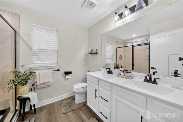 66 American Way 266, Aberdeen, NJ 07721