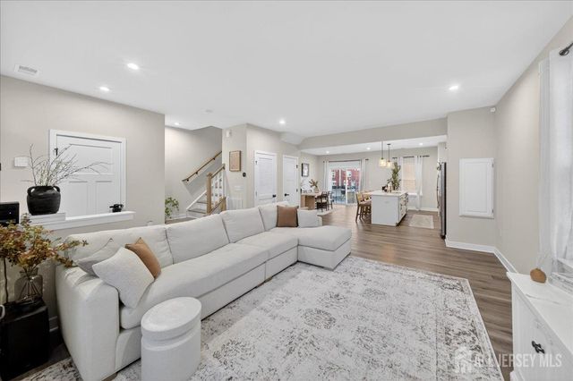 66 American Way 266, Aberdeen, NJ 07721