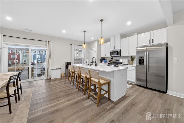 66 American Way 266, Aberdeen, NJ 07721