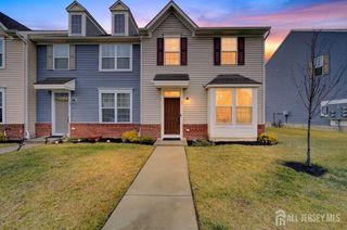 66 American Way 266, Aberdeen, NJ 07721