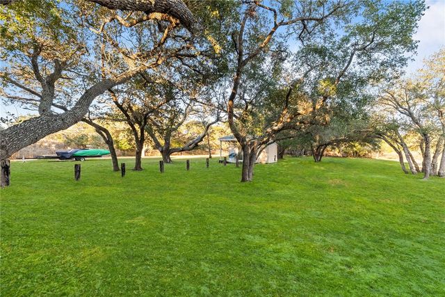 422 Spanish Wood Dr, Rockport, TX 78382