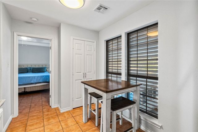 422 Spanish Wood Dr, Rockport, TX 78382