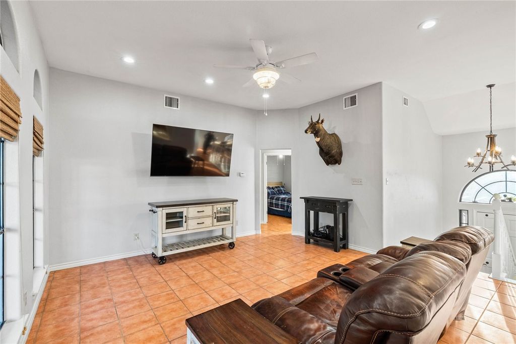 422 Spanish Wood Dr, Rockport, TX 78382 — photo 5